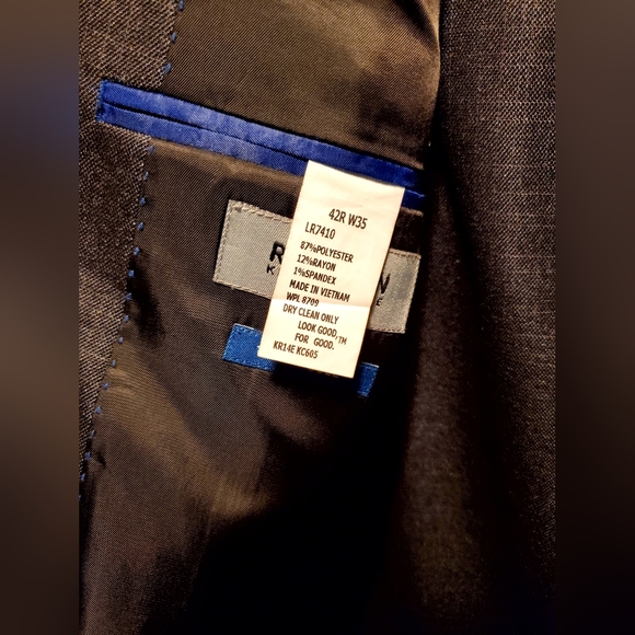 Charcoal Grey Suit - Kenneth Cole Reaction - 42R - Picture 2 of 12
